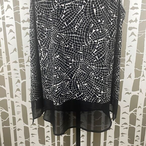 Vince Camuto Mosaic Print Sleeveless Top 1X - Picture 8 of 10